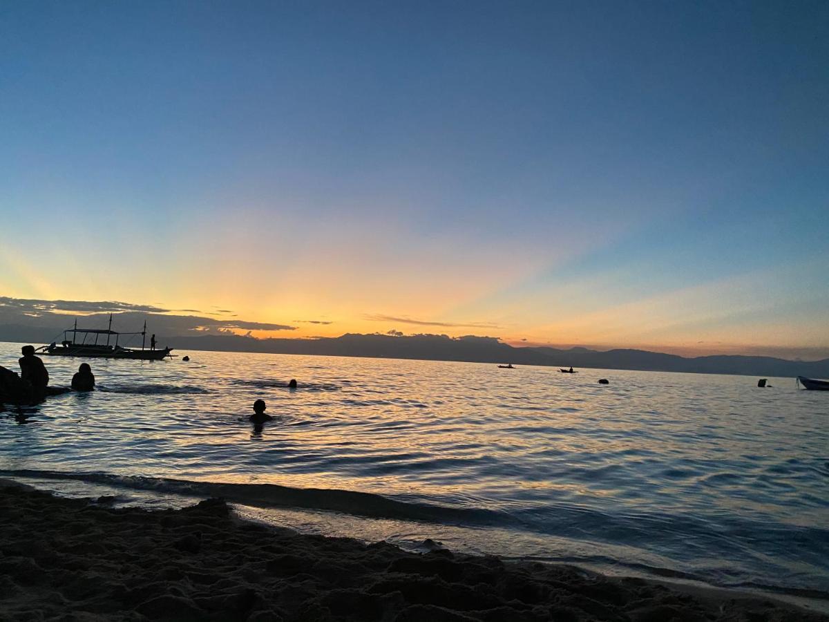 West Coast Beach House Cebu Stadt Exterior foto